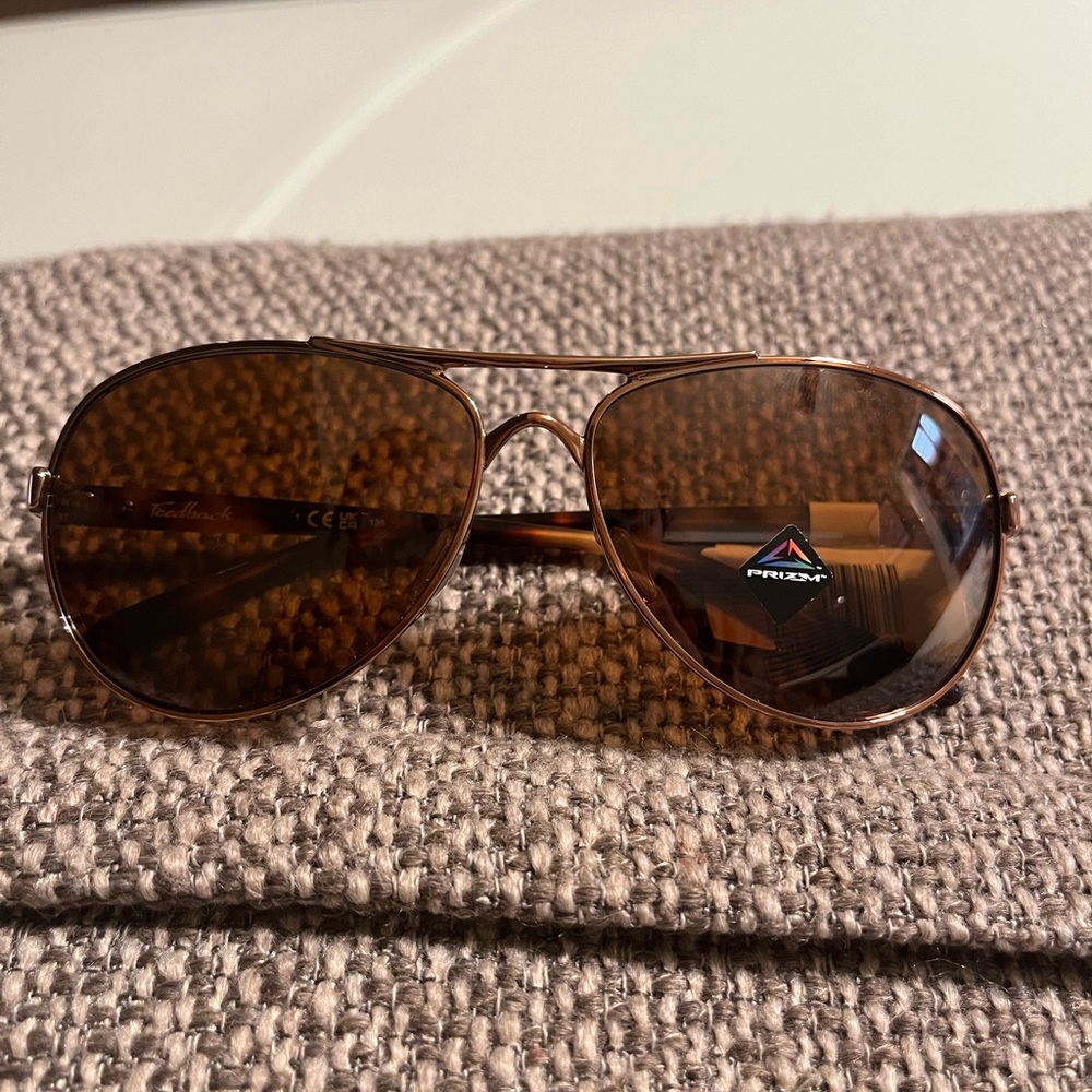 OAKLEY OO4079 Feedback Brand New Sunglasses